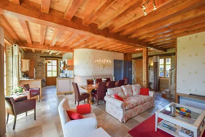 Elegante Villa in Saint-Médard