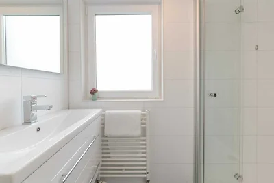 Bellissimo chalet sull'acqua, in villaggio...