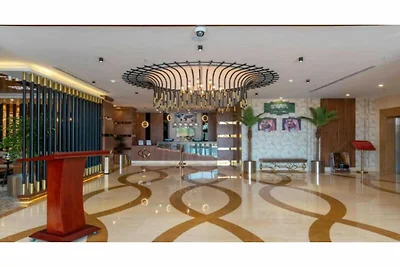 Deluxe King Haven Elegant Emerald Stay