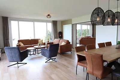 Elegante villa frisia con jardín