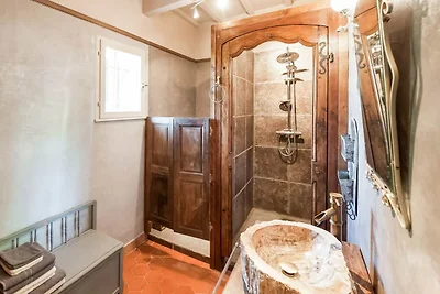 Ferienhaus in Lorgues mit Pool und Terrasse