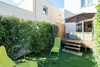 Familienhaus mit Pool in Strandnähe