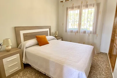 Belvilla di OYO El Chalet de Lucםa