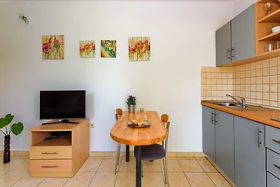 Geräumiges Apartment in Sukošan mit Balkon