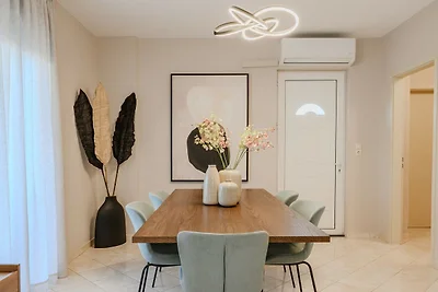 Villa am Hang in der Nähe des Strandes...