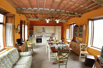 Schönes Cottage mit Swimmingpool in Gualdo