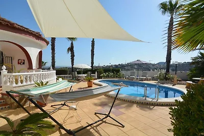 Moderne Villa mit Swimmingpool in Rojales