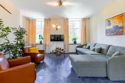 Gemütliche Wohnung 2, Schloss aus dem 16.