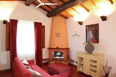 Elegante Wohnung in einer historischen Villa