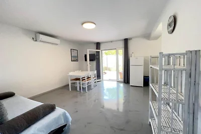 One bedroom apartment with sea view (1)