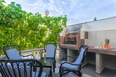 Ferienhaus in Vir mit Terrasse