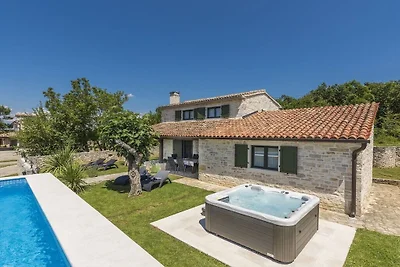 Villa in Kanfanar mit Schwimmbecken