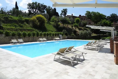 Wohnung in Volterra mit Garten