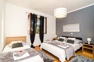 Apartment Eulalija- One-Bedroom Apartment wit...