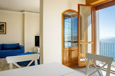 Ortigia seafront apartment
