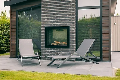 Nachhaltig gebauter Bungalow zwischen 2...