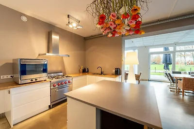 Geräumige Gruppenunterkunft in Teuge mit...