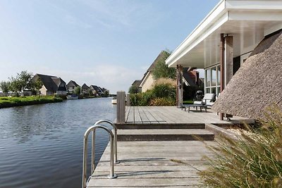 Luxe villa met gashaard aan het Tjeukemeer