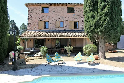 Villa in La Motte mit Swimmingpool