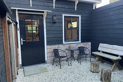 Einladendes Chalet in Monnickendam mit Garten