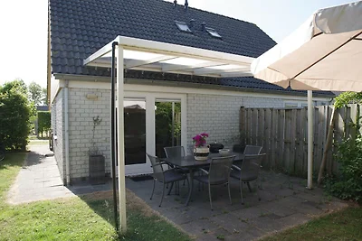 Schönes Ferienhaus in Strandnähe
