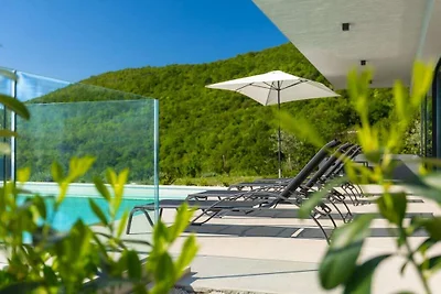 Villa in Lovran mit Schwimmbecken