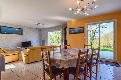 Lebendiges Ferienhaus mit eingezäuntem Garten