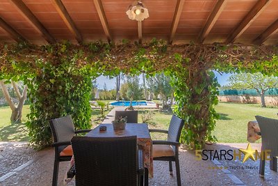 Casa di campagna con campo da tennis privato