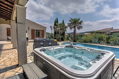 Villa moderna con piscina privata