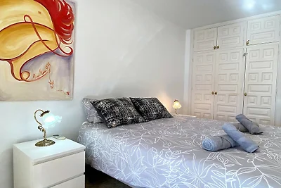 Wohnung in Nerja mit Meerblick & Pools