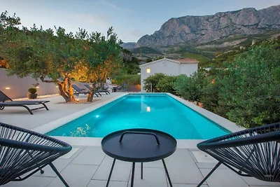 Villa in Krvavica mit Barbecue und Wifi