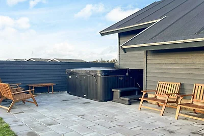 18 Personen Ferienhaus in Harboøre