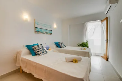 Appartamento fronte mare con balcone