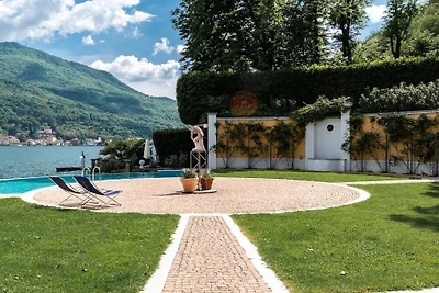 Il nido del lago