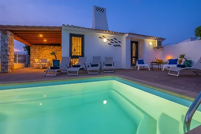 Villa met 2 kamers en privézwembad
