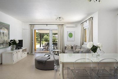 Luxe villa met privé zwembad en rustige liggi...