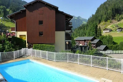 Apartment in den Alpen mit Pool und Terrasse