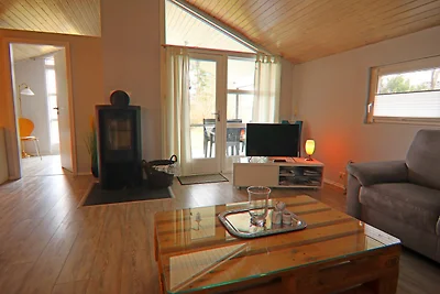 Einladendes Ferienhaus in Huenning