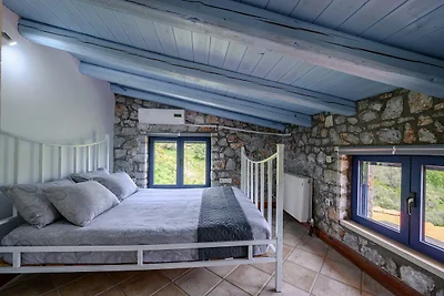 Villa - eingezäunt Rozare