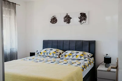Modern Seget Vranjica Apartment with Terrace ...