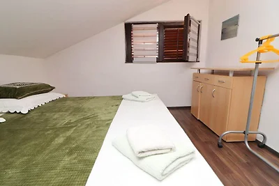 Apartments Karbuni By The Sea - One Bedroom a...