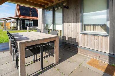 Ferienhaus in Scherpenisse mit Terrasse