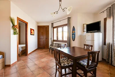 Con espacio exterior privado y aparcamiento.