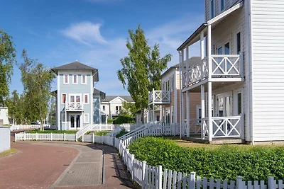 Villa in Cape Helius mit Gartenterrasse