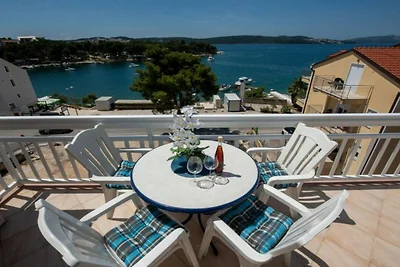 Villa Tomi -  Studio With Sea View (2)