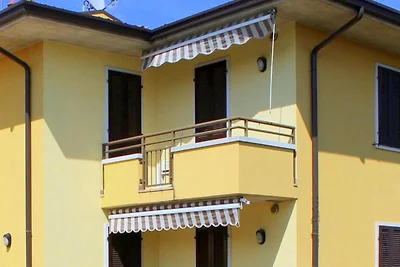 A Lazise, con piscina, vicino al Lago di...