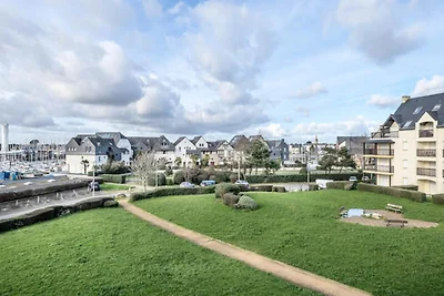 Apartment in Arzon mit Terrasse und Blick auf...