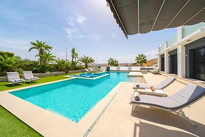 Gemütliche Villa mit eigenem Pool in...
