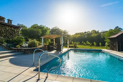 Geräumiges Ferienhaus mit privatem Pool