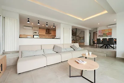 Bellissima villa con terrazza vicino alla...